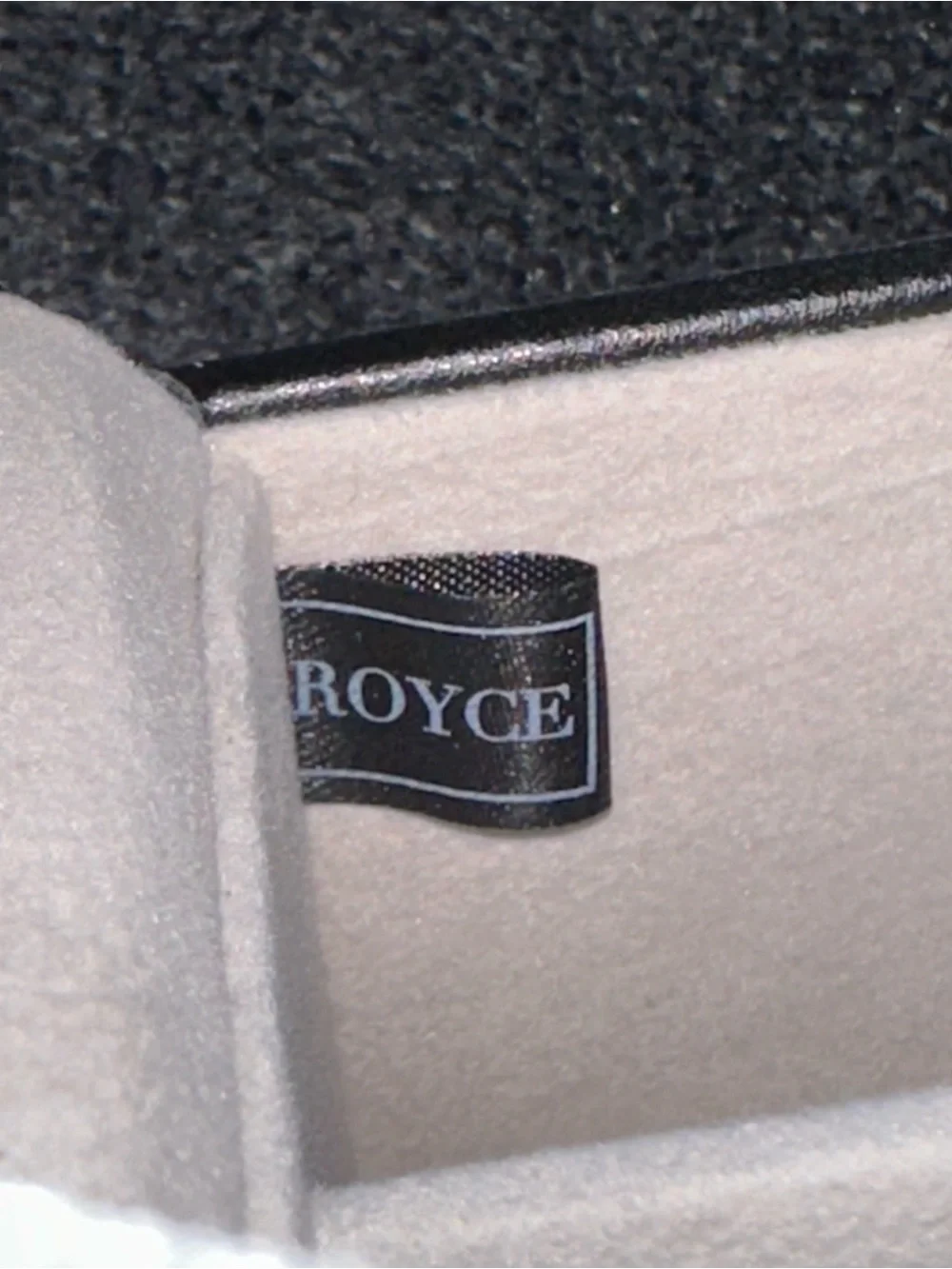ROYCE New York Black Leather Watch Box